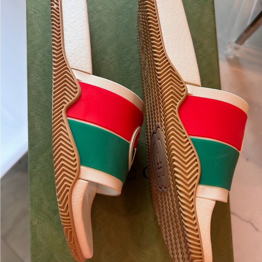 GUCCI RUBBER SANDALS AUTHENTIC - Picture 3 of 4